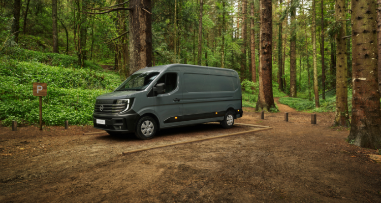 NISSAN INTERSTAR FOURGON